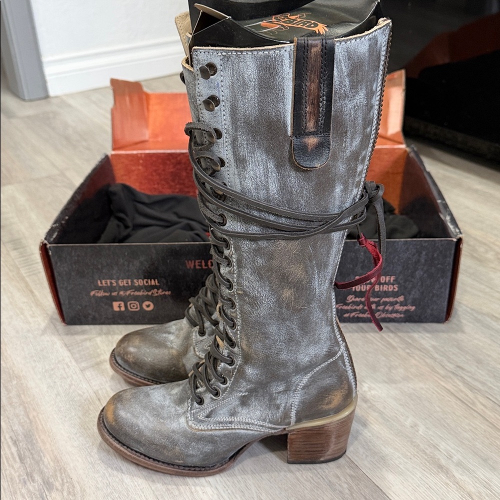 Freebird Ice Granny Boots - Picture 5 of 7